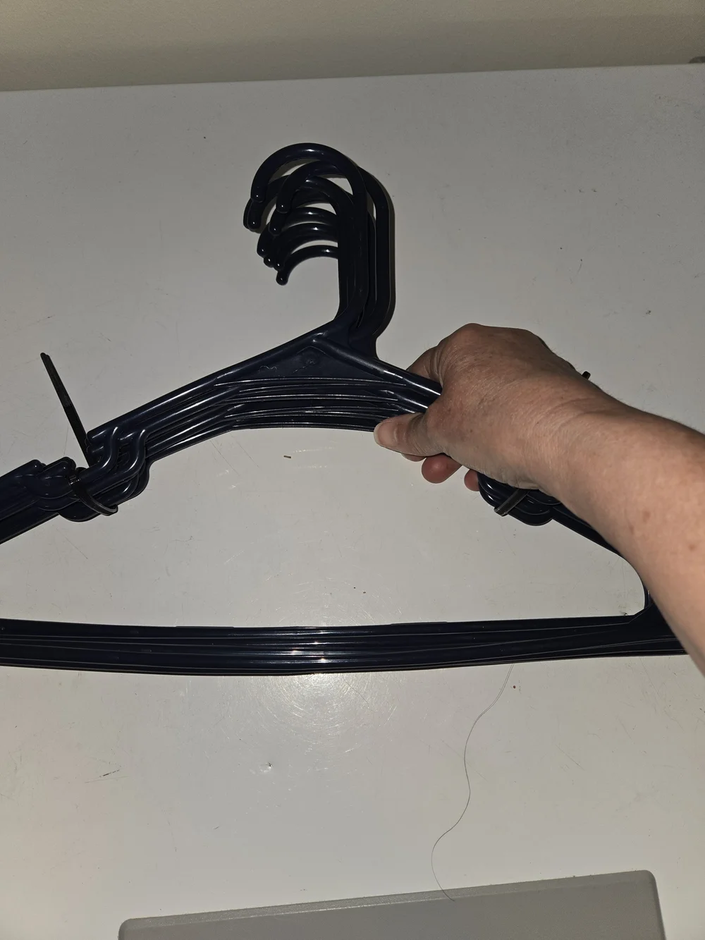 Plastic Clothing Hangers - Set of 20